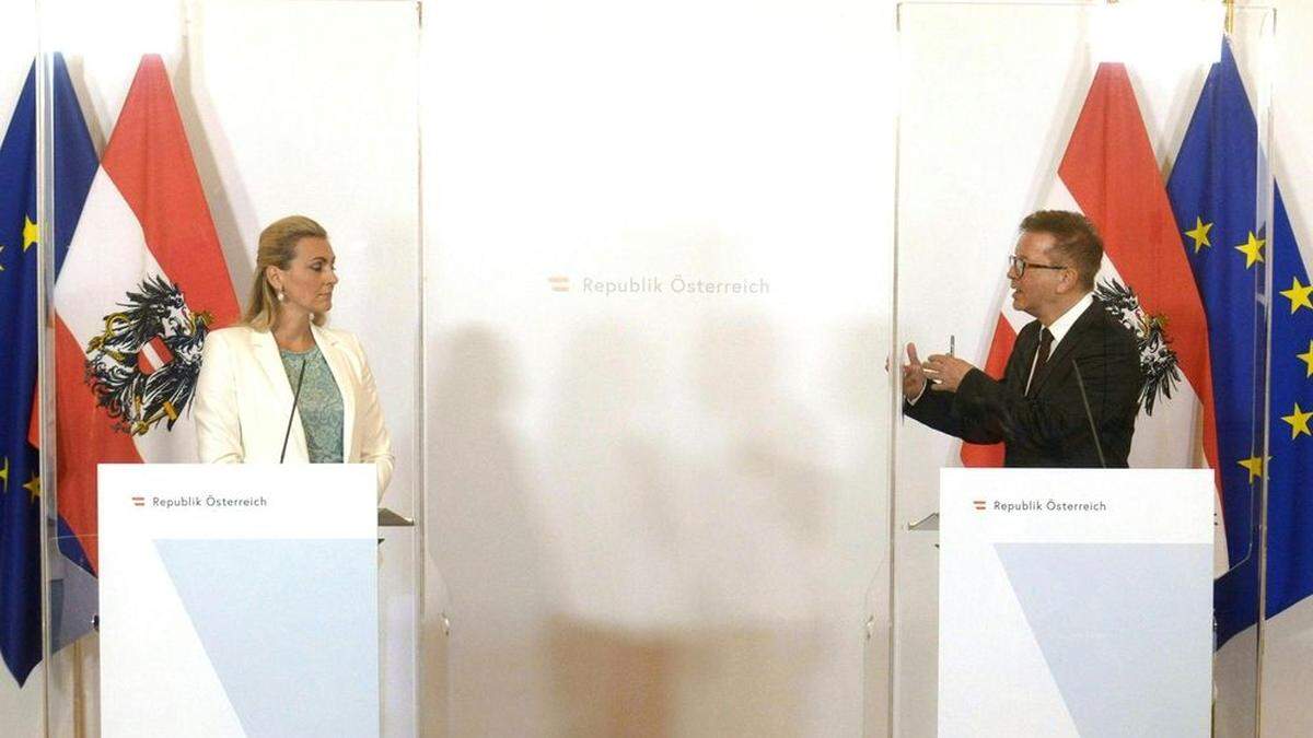 Arbeitsministerin Christine Aschbacher und Sozialminister Rudolf Anschober nach dem Ministerrat am Mittwoch. 