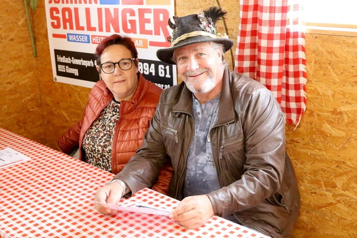 In ihrer kleinen, aber feinen Hütte musste man am zweiten Wiesenmarkt-Sonntag schon ein wenig Glück haben, um einen Platz zu ergattern. 