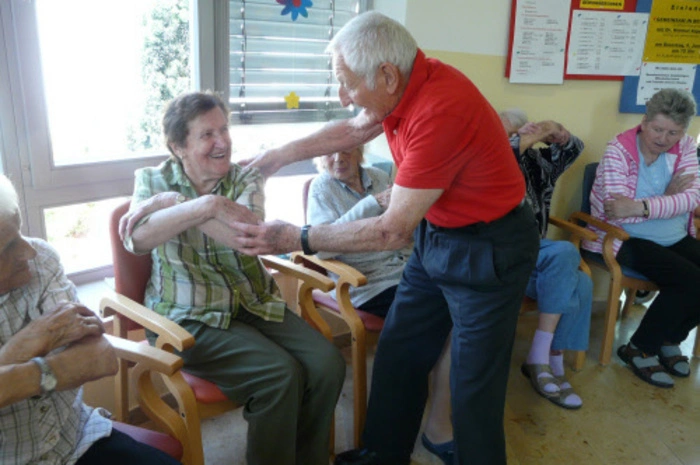 Auch in Altenheimen gab Helmut Aigelsreiter immer wieder Seminare