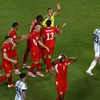Der Moment, als Breel Embolo die folgenschwere rote Karte sah