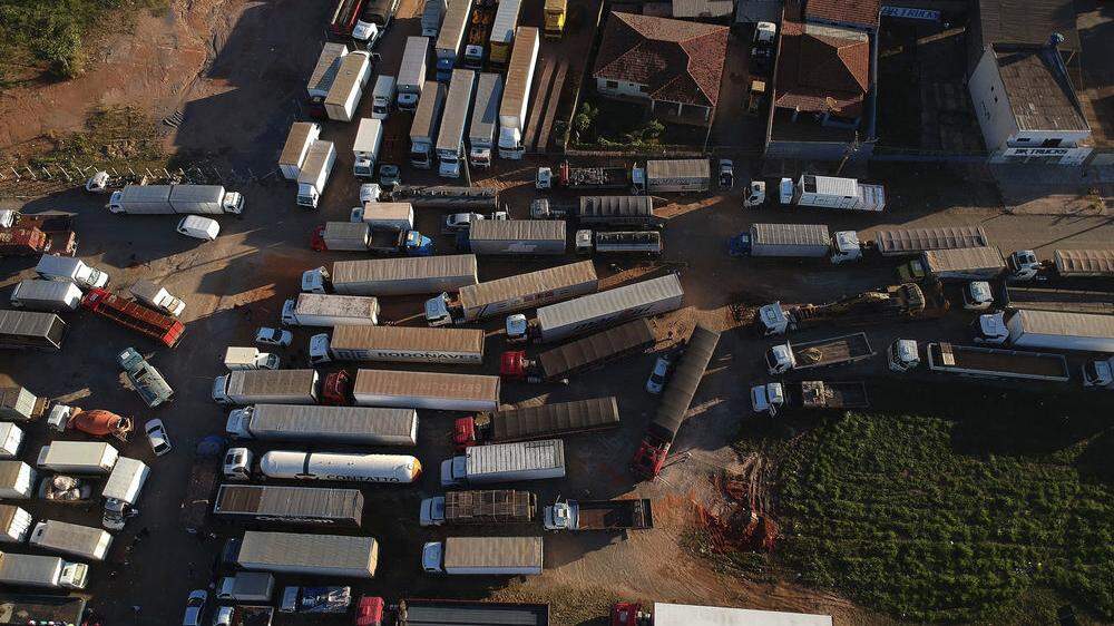 Verstopfte Straßen in Brasilien: Die Trucker haben eine Wut wegen der hohen Spritpreise.