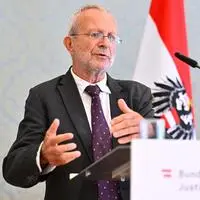 Kommissionsvorsitzender Wolfgang Gratz bei der Präsentation des Expertenberichts