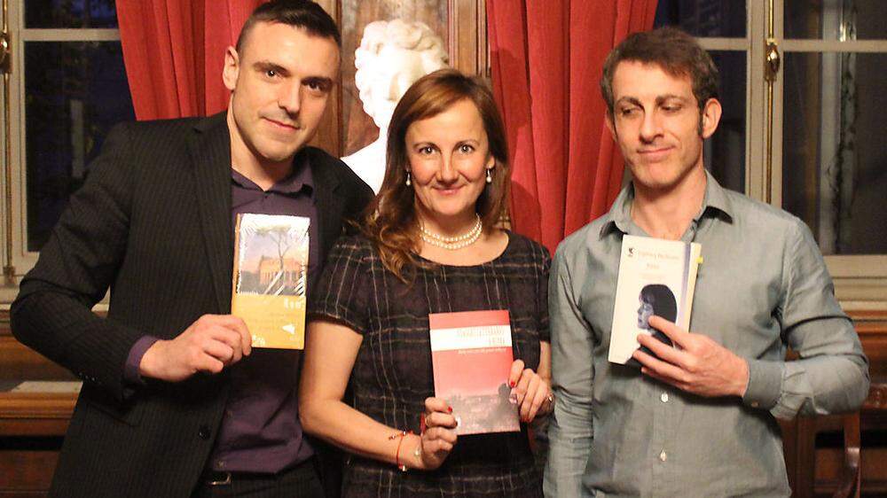 Autorin Christina Höfferer mit  Giuseppe Albano (links) und  Andrea Bonella bei der Buch-präsentation im Keats-Shelley House in Rom