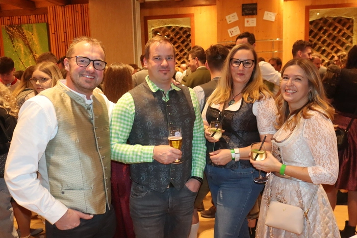 Beim Rojacher Bauernball traf man sich mit Freunden und feierte bis in den Morgen.