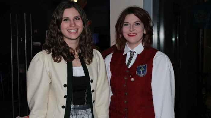 Die Gäste kamen in Tracht und in Uniform bekleidet.