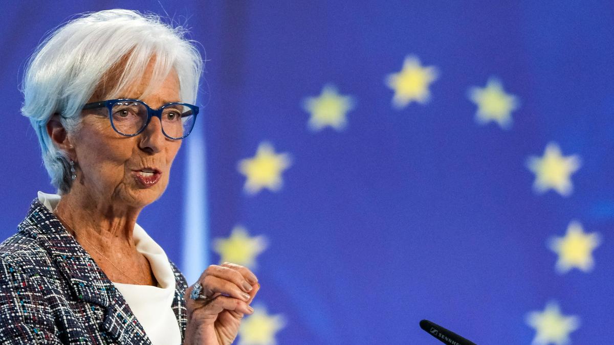 Der EZB-Rat mit EZB-Präsidentin Christine Lagarde legt nach und senkt wegen der abflauenden Inflation zum zweiten Mal in diesem Jahr die Leitzinsen