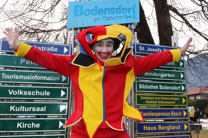 Ein lautes RAMS-RAMS schallte beim Umzug durch das Dorf!