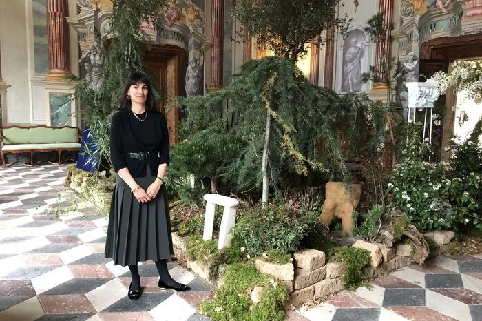"Die Idee hinter der Ausstellung ist, zum Nachdenken über Ökologie anzuregen, ohne mit dem Finger zu zeigen. Es geht um eine positive Botschaft, aber auch darum, dass die Natur nicht immer unser Freund ist", sagt Kuratorin und Schlossherrin Alice Stori Liechtenstein.