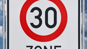 Die Erkenntnis, dass die Errichtung geschwindigkeitsreduzierter Zonen einen Gewinn an Sicherheit und Lebensqualität bedeutet, hat sich mittlerweile auch bei vielen Bürgermeisterinnen und Bürgermeistern durchgesetzt.