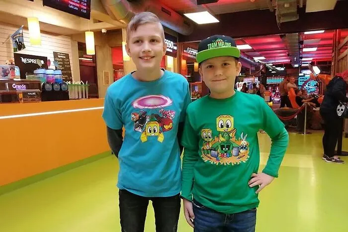 Stefan (11) und Michael (8) mögen Chaosflo44 vor allem deswegen, weil er sich immer lustige Figuren in seinen Spielen einfallen lässt.
