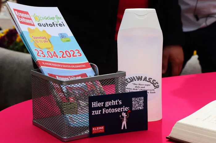 Beim Start fand auch eine Segnung der Teilnehmerinnen und Teilnehmer statt.