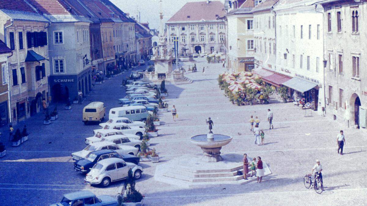 Über die Fußgängerzone am Hauptplatz wird seit Jahrzehnten diskutiert - auch das Archiv der Kleinen Zeitung zeugt davon 