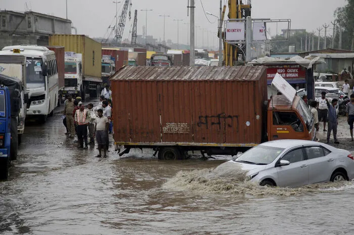 Auch in Neu Dehli standen Straßenzüge unter Wasser.