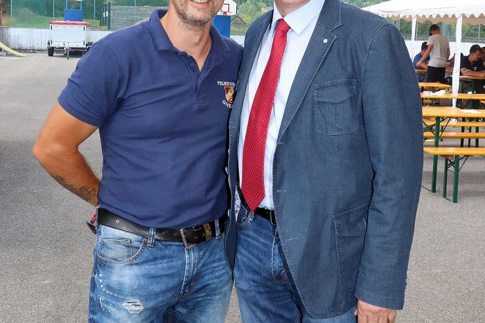 Am Foto von Links: Michael Burger und Bügermeister Erich Stampfer.