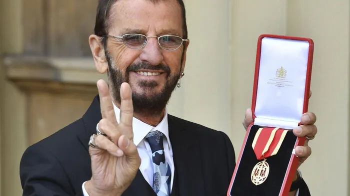 Nun darf er sich endlich "Sir" nennen: Der ehemalige Schlagzeuger der Beatles - Ringo Starr.