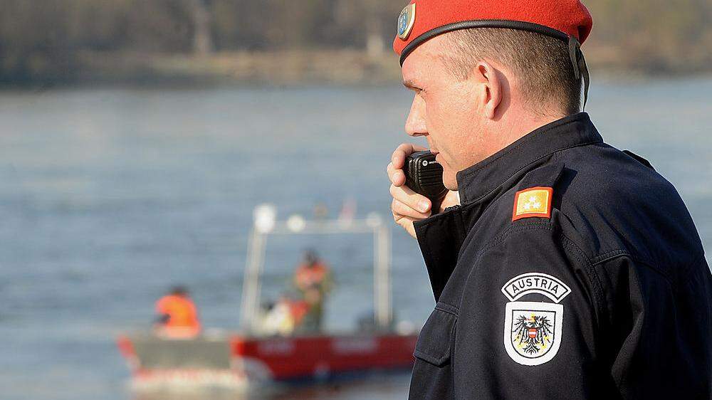 Rettungseinsatz nach Bootsunfall auf der Donau