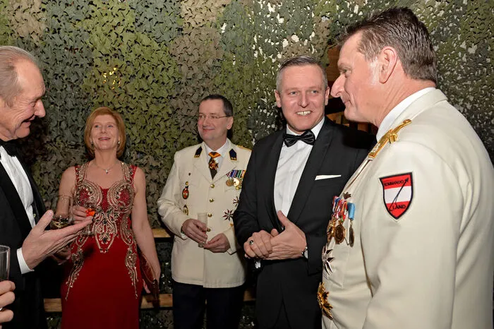 Der Gastgeber, Landstreitkräftekommandant Generalleutnant Franz Reißner (rechts), durfte Verteidigungsminister Mario Kunasek als Ehrengast begrüßen.