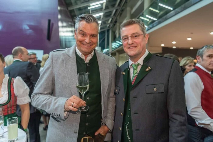 Dorian Steidl mit Mister Bauernbundball Franz Tonner