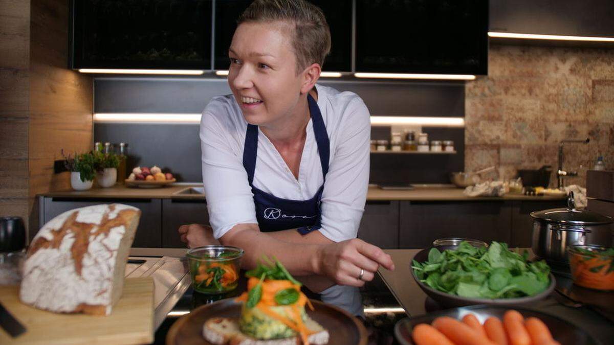 Bei den Dreharbeiten im Küchenstudio Cookina ging es mit viel Liebe zum Detail zur Sache