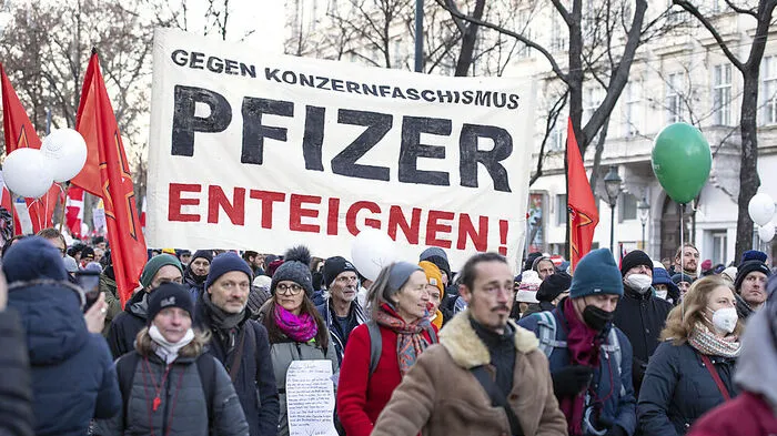 WIEN: DEMONSTRATION GEGEN CORONA-MASSNAHMEN
