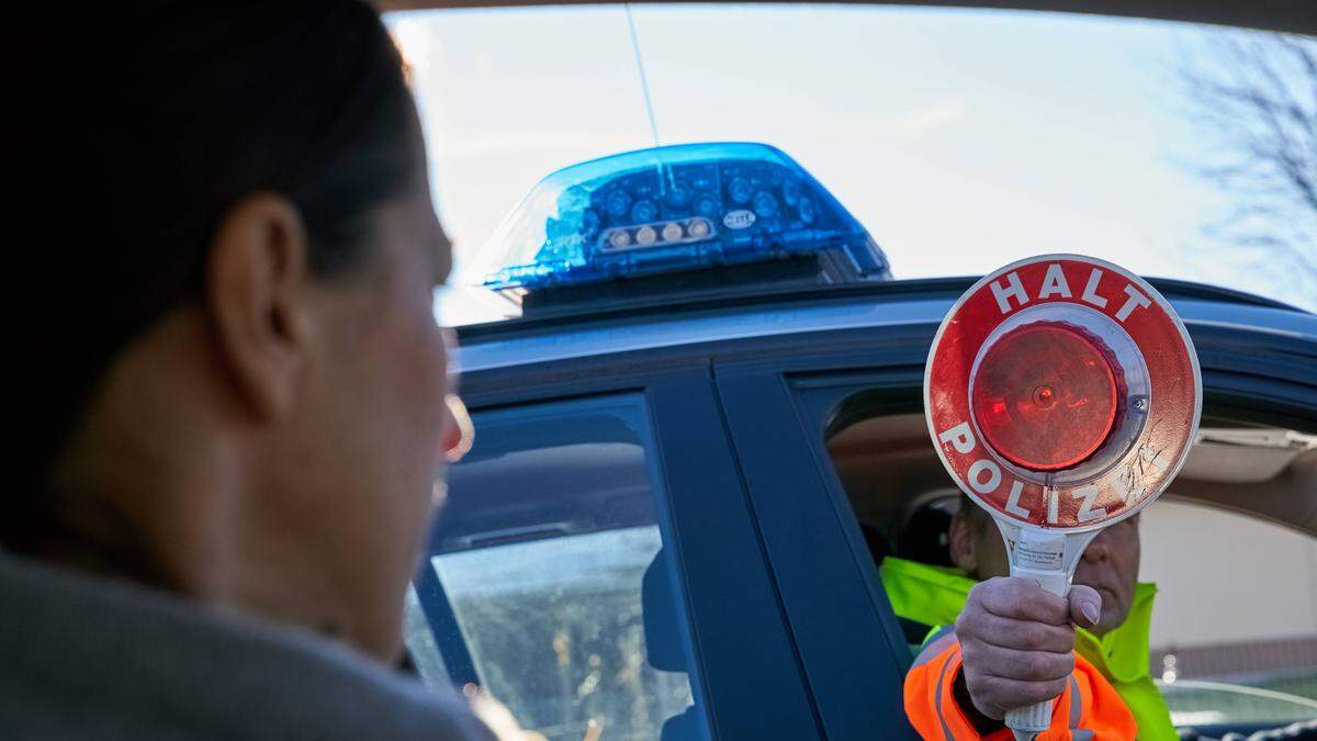 Der Mann wurde von der Polizei angehalten und ihm wurde die Weiterfahrt untersagt