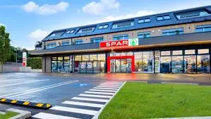 Spar-Filiale von außen. Heuer werden 800 Millionen Euro investiert
