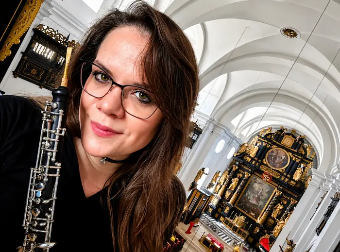 Gloria Ammerer mit ihrer Oboe