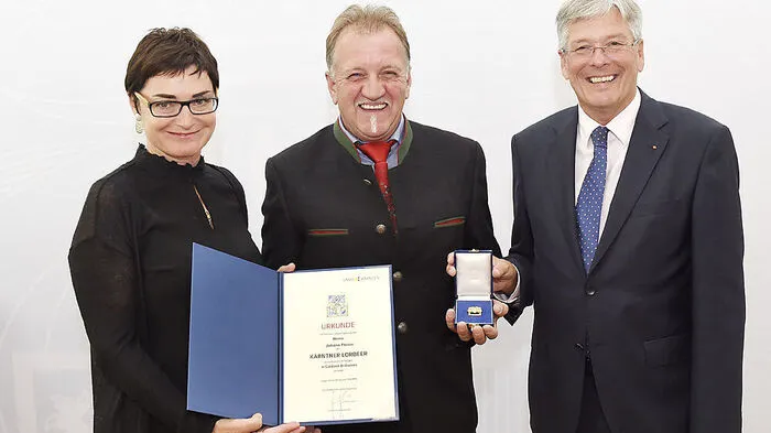 Beate Prettner mit dem verdienten Funktionär Hans Plesin und Peter Kaiser