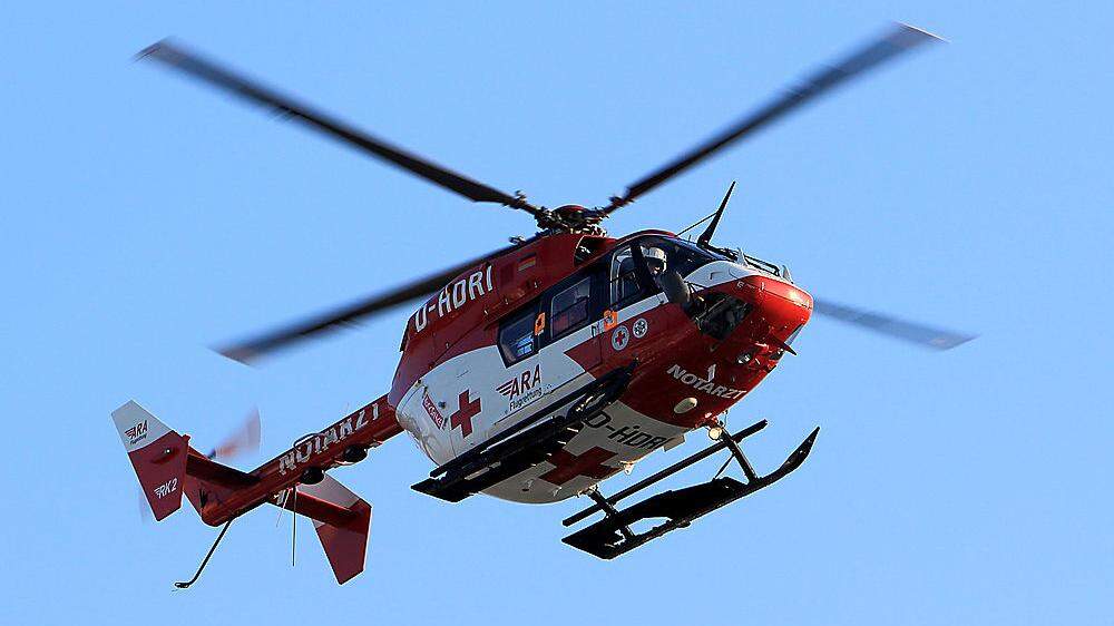 Der Notarzthubschrauber des Roten Kreuzes flog den Verletzten ins Krankenhaus Spittal/Drau - Symbolfoto