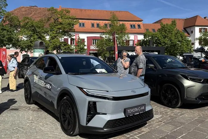 Beim Autofrühling präsentierten sieben renommierte Autohäuser der Thermenhauptstadt ihre neuesten Modelle und Technologien.