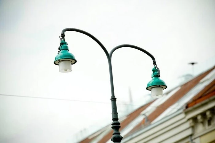 Eine Straßenlaterne? Alles in allem wird es um 2500 Euro Licht.