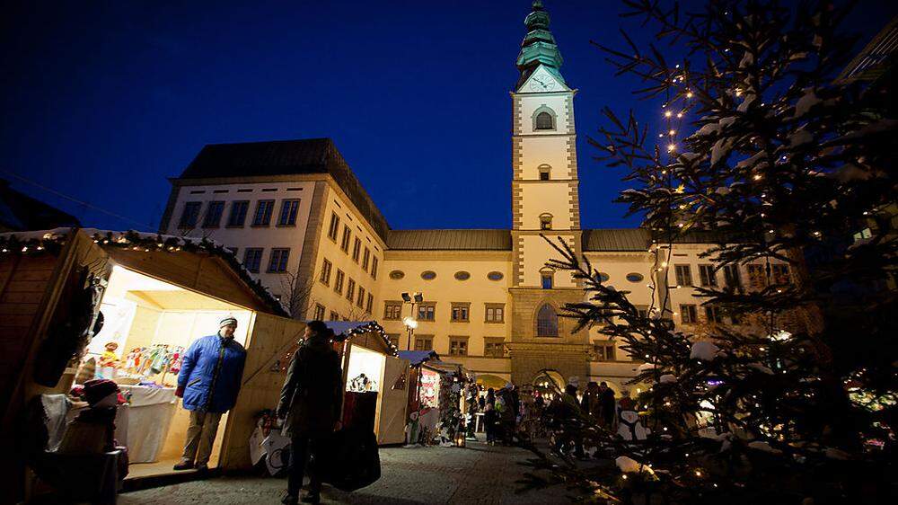 Christkindlmarkt auf dem Domplatz in Klagenfurt