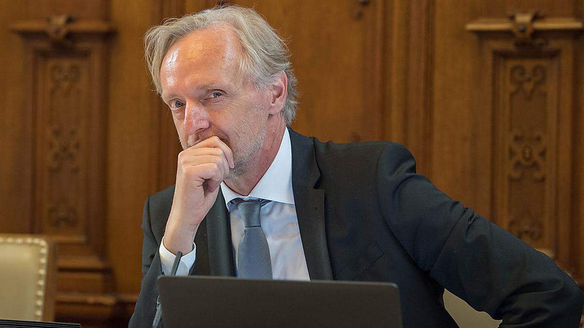 „Spaßbremse“ Günter Riegler ist mit seinem ersten Budget im Finale 