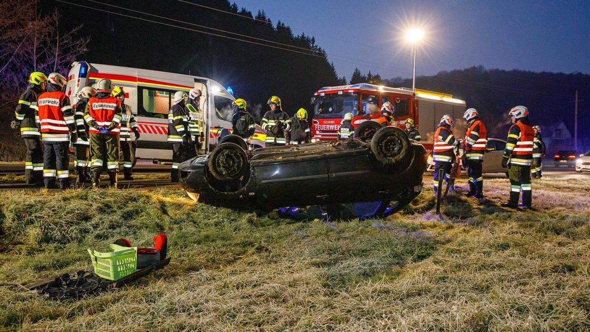 Neben den Freiwilligen Feuerwehren Lichendorf und St. Stefan im Rosental waren auch noch Polizei, Rotes Kreuz und Notarzt vor Ort 