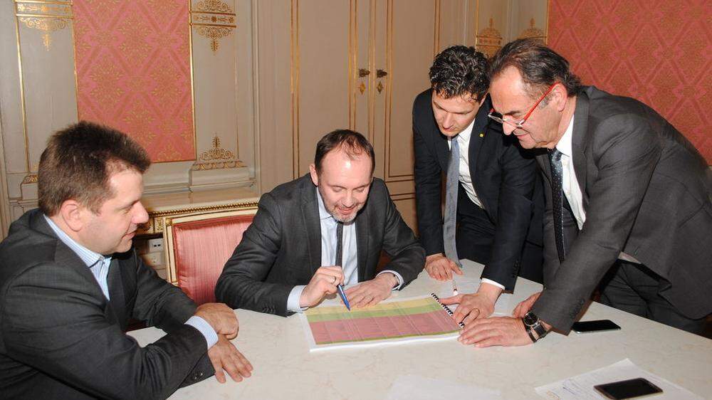 Ein Foto der ÖVP-Verhandlungen im Innenministerium