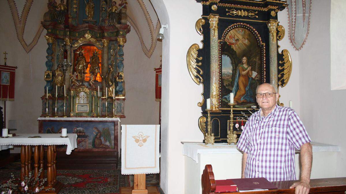 Friedrich Barth in der Filialkirche Bach-Potoče, die zur Pfarre Neuhaus gehört