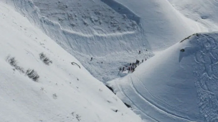 Einsatzkräfte am Unglücksort in St. Anton