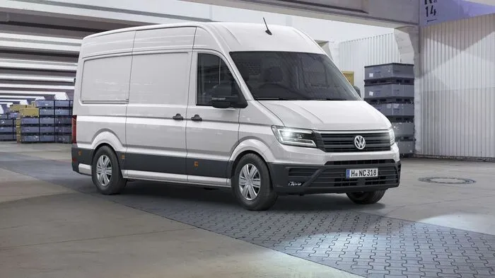 Volkswagens XL-Transporter scharrt in den Startlöchern: Im Herbst tritt der neue Crafter seinen Job an.