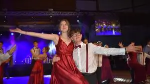 117 Maturantinnen und Maturanten der HTL Weiz feierten ihre rauschende Ballnacht