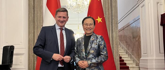 Leobens Bürgermeister Kurt Wallner stattete Qi Mei, der chinesischen Botschafterin in Wien, einen Besuch ab