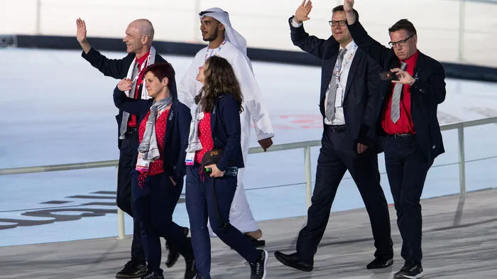 Österreichs Special Olympics-Präsident führte unsere Delegation in Abu Dhabi ins Stadion zur Eröffnung.