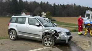 Ein Mann wurde bei dem Unfall verletzt