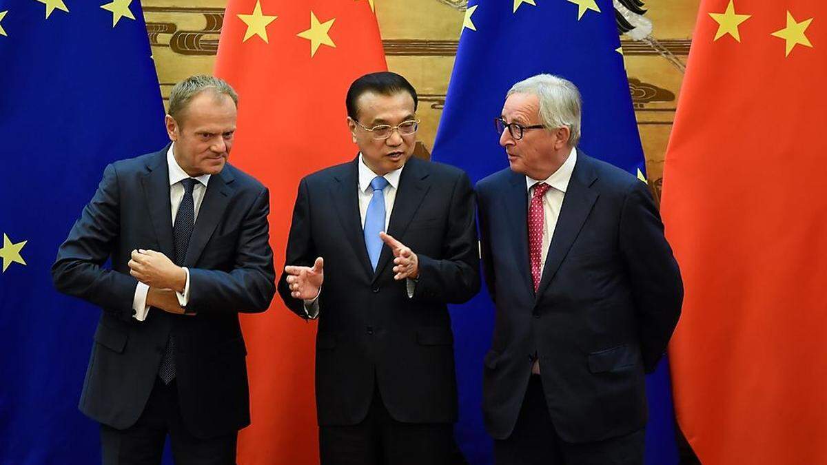 EU-Ratspräsident Donald Tusk, Chinas Ministerpräsident Li Keqiang und EU-Kommissionspräsident Jean-Claude Juncker 