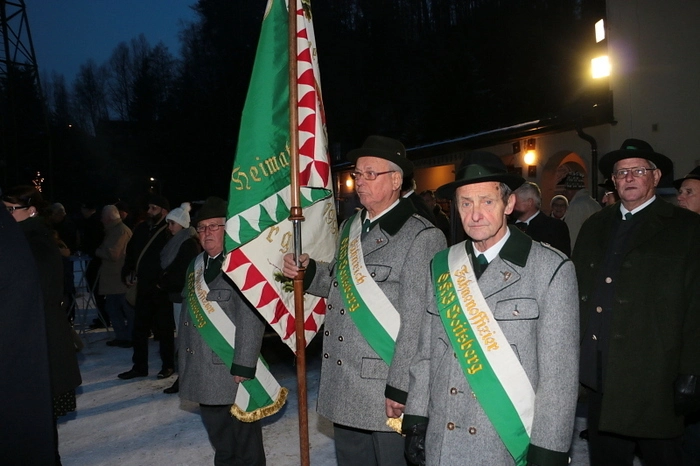 Unter den zahlreichen Gästen konnte Heinz Janesch, derObmann der durchführenden Bergkapelle Hödlgrube-Zangtal, Bürgermeister Ernst Meixner, seine beiden Stellvertreter Kurt Christof und Walter Gaich sowie den Historiker ErnstLasnik begrüßen. 