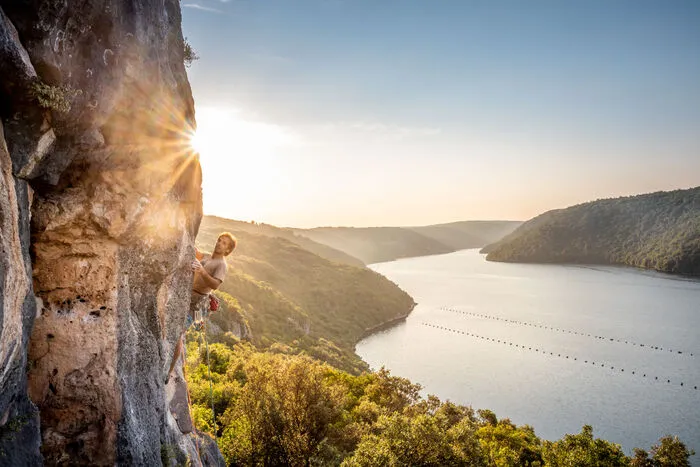 Lim Fjord – der "schönster Fjord Kroatiens" genannten Limski-Kanal erleben Sie in der Nähe von Vrsar, im Westen Istriens, gelegen zwischen den Städten Porec und Rovinj 