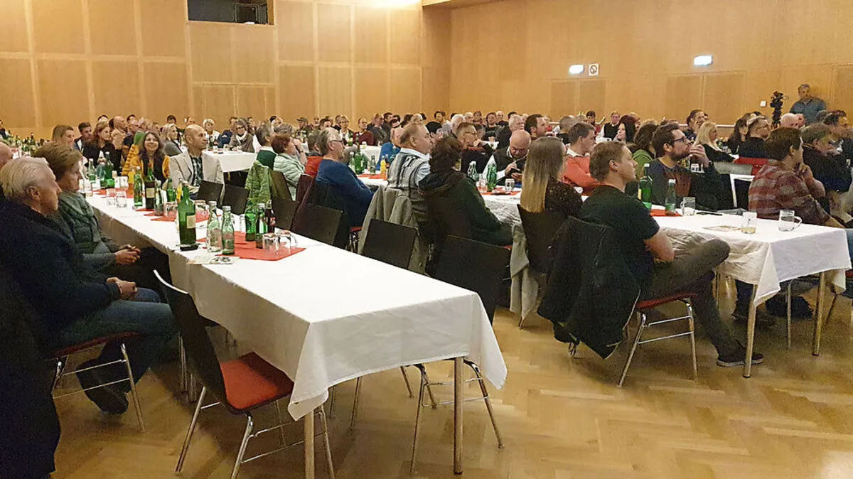 Zahlreich fanden sich die Gröbminger und Gröbmingerinnen am Donnerstagabend in der Kulturhalle ein	