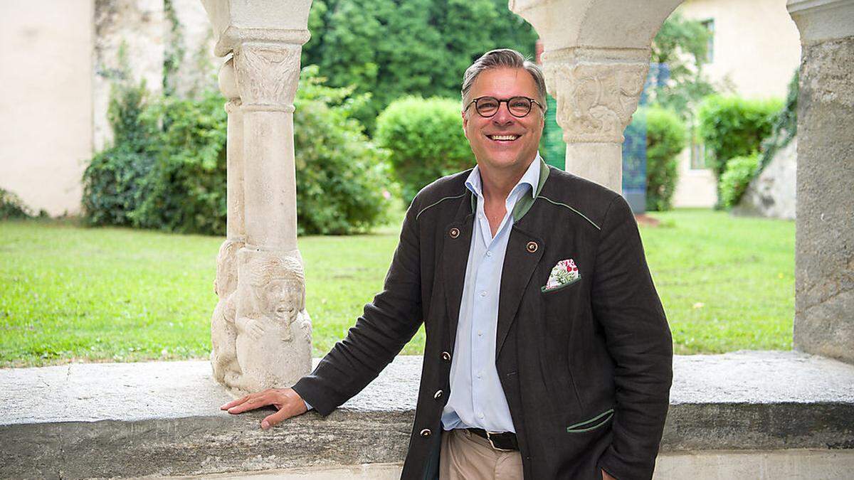 Franz Pichorner wählte für das Sommergespräch den historischen Kreuzgang im Stift Millstatt als Treffpunkt