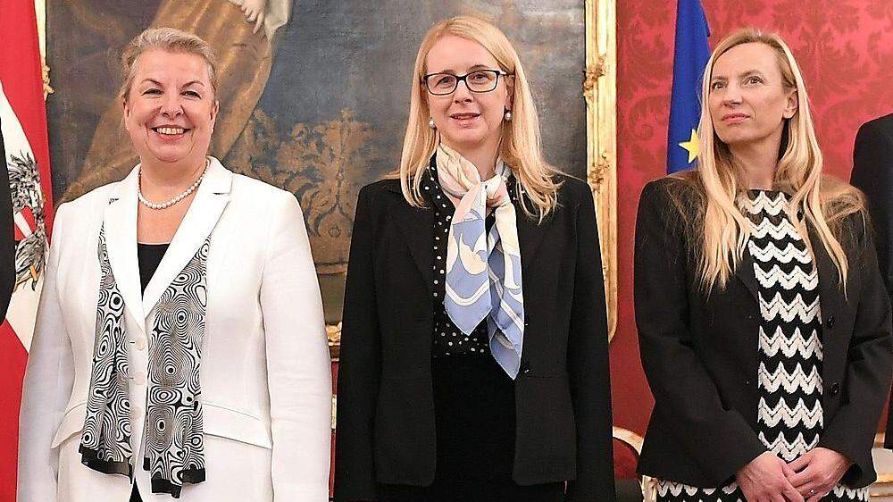 Beate Hartinger-Klein, Margarete Schramböck, Juliane Bogner-Strauß: Keine der Ministerinnen unterschreibt das Frauen-Volksbegehren