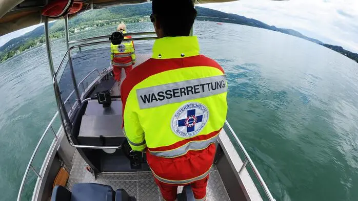 Ein Wasserretter konnte den Urlaubsgast retten (Symbolfoto) 
