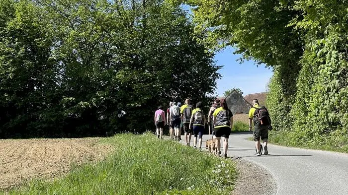 Wehrkommandant Markus Jahn und sein Team verwöhnten die Wanderer zwischendurch bei den Labestationen. 